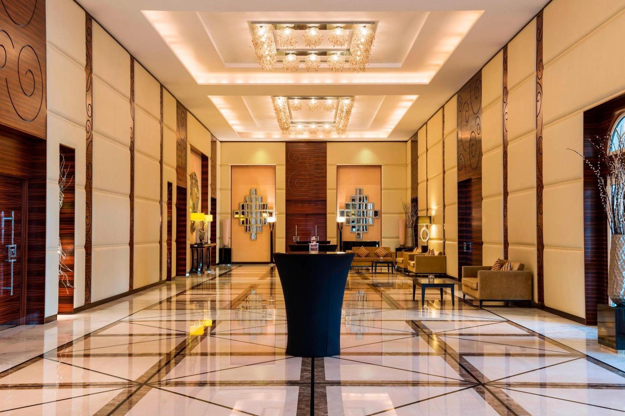 The Westin Dubai Mina Seyahi Beach Resort And Waterpark Екстериор снимка Lobby