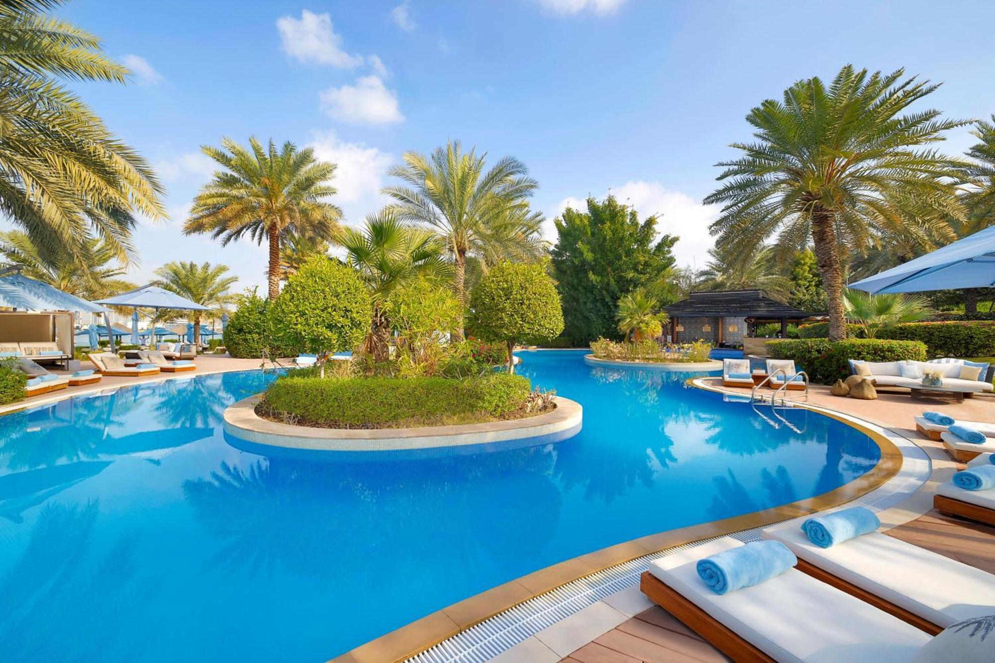 The Westin Dubai Mina Seyahi Beach Resort And Waterpark Екстериор снимка The swimming pool at the resort
