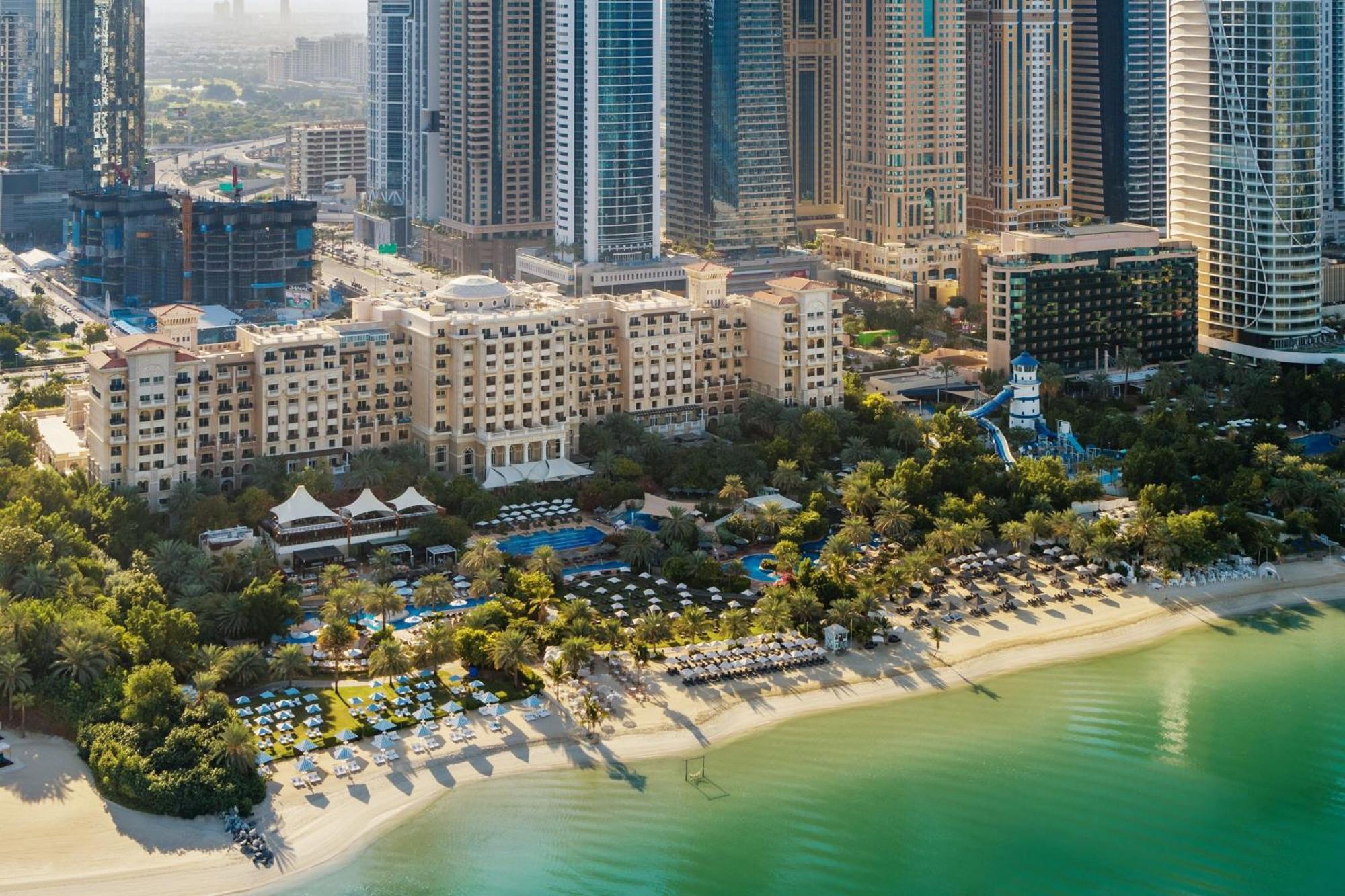 The Westin Dubai Mina Seyahi Beach Resort And Waterpark Екстериор снимка Aerial view of Jumeirah Beach Hotel