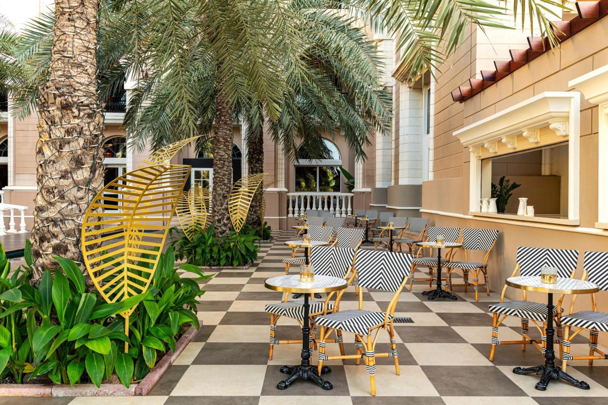 The Westin Dubai Mina Seyahi Beach Resort And Waterpark Екстериор снимка The Palm Beach Café
