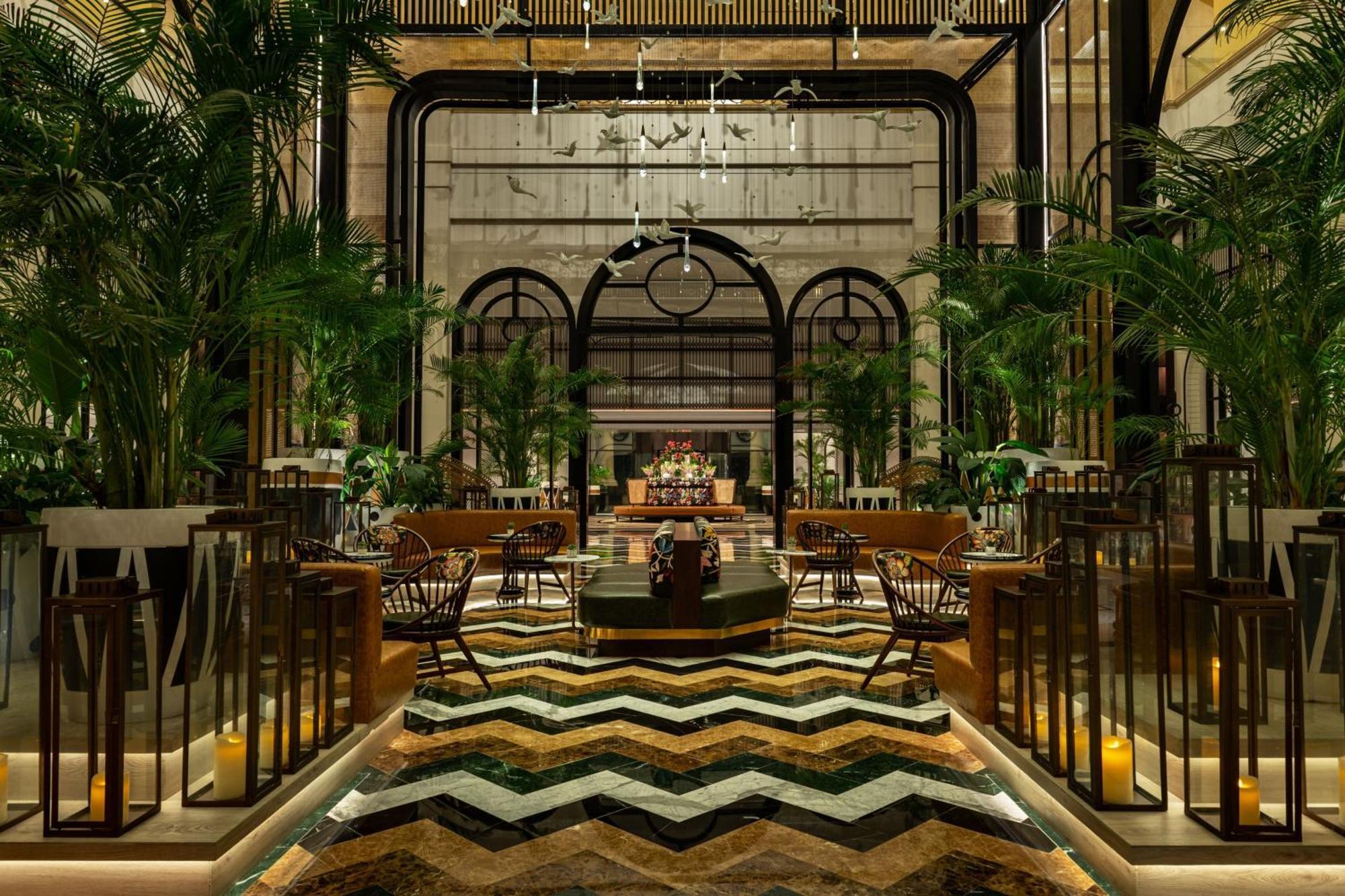 The Westin Dubai Mina Seyahi Beach Resort And Waterpark Екстериор снимка The lobby of the hotel