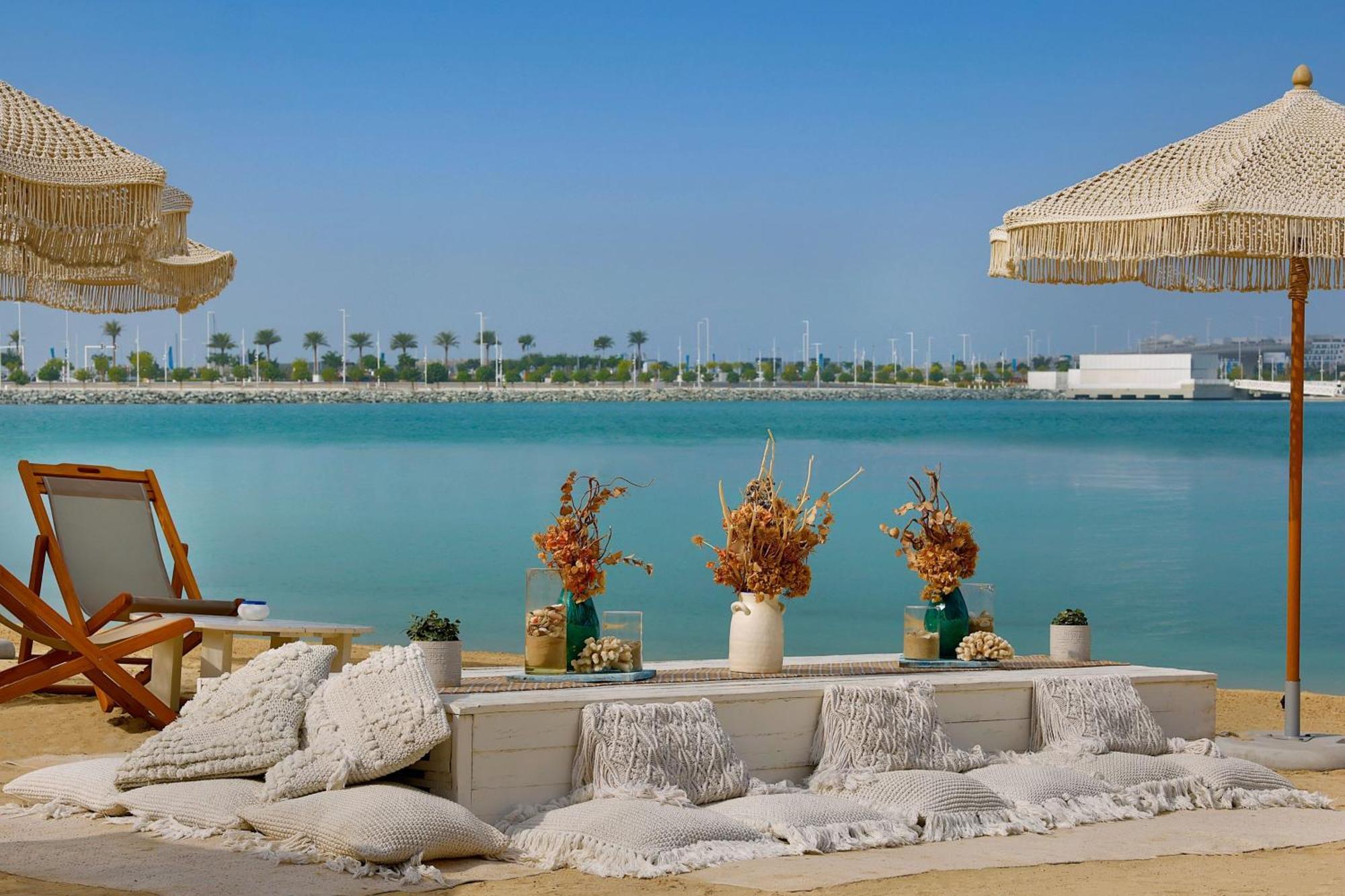 The Westin Dubai Mina Seyahi Beach Resort And Waterpark Екстериор снимка View of the lagoon